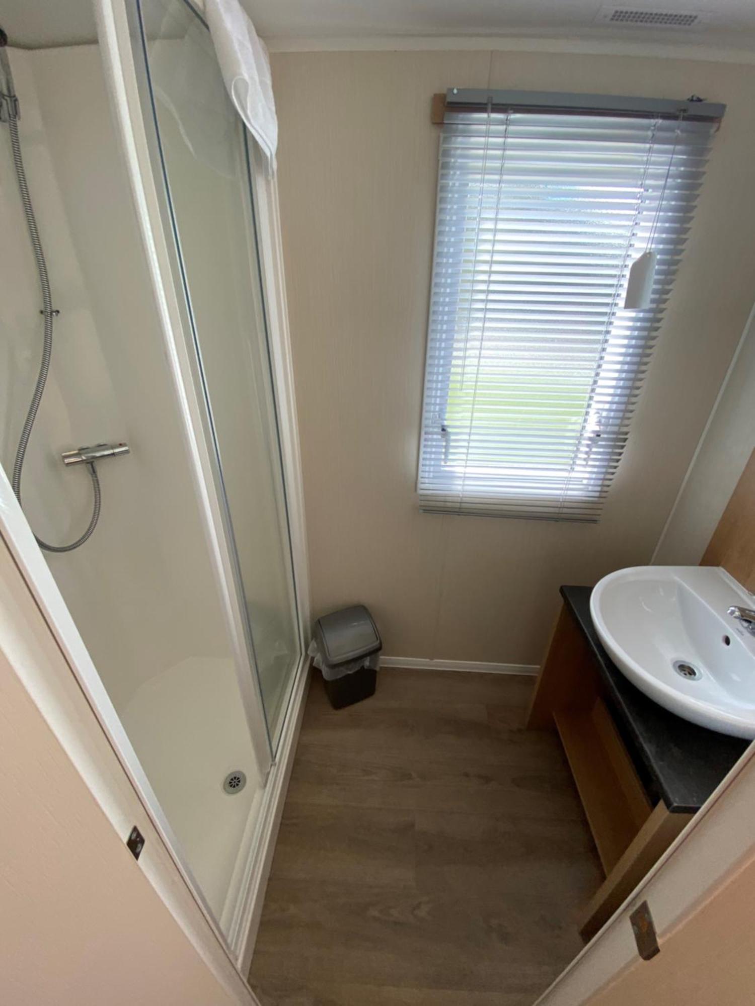 Whitecliff Bay Holiday Park - Most Popular Location Near Pools, Clubs And Beach ベンブリッジ エクステリア 写真